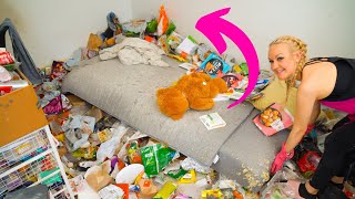 A Heartwarming Cleanup for a Little Kitty in a Home Full of Trash – Absolutely Free ❤️ [upl. by Danielson102]