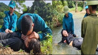 A kind soldier saves a single mother from drowning  ly huong 18 [upl. by Yelnek]