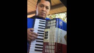 Amor de cuatro paredes tutorial acordeon [upl. by Yklam]