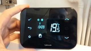 How a Wireless Smart Thermostat Works  Salus iT500 [upl. by Lahcym]