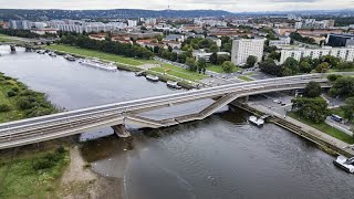 Carolabrücke in Dresden teilweise eingestürzt [upl. by Nylirak646]