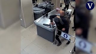 Un mosso fuera de servicio evita un atraco en un supermercado de Mataró [upl. by Enois]