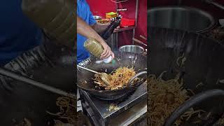 Manchurian Noodles🍜😋streetfood noodlesshortsfeed trendingfoodnoodlesrecipe streetfoodfoodie [upl. by Cassandry]