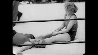 Worlds Championship Womens Wrestling 1938 Clara Mortensen vs Rita Martinez [upl. by Shawna]