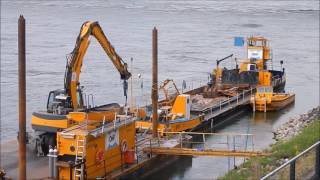 Bagger im Wasserbau Sennebogen 821 auf dem Rhein [upl. by Glennon]