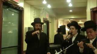 Isaac Honig Sings With Bialistotzky Brothers  Yiddele [upl. by Tristis916]