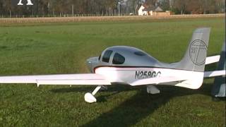 Modell AVIATOR SR22 Cirrus von Horizon Hobby [upl. by Keeton980]