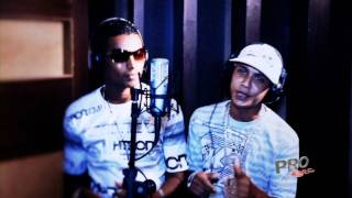 MC SHELDON E MC TROIA  NOVINHA KIKA  CLIPE DO DVD 2011 OFICIAL [upl. by Mcgraw]