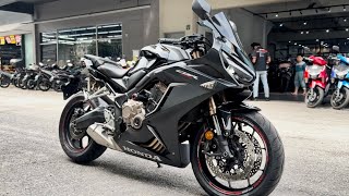 Honda CBR 650 RA  walkaround Black 2021 [upl. by Kinata]