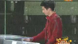 Leehom Wang amp Yundi Li  2012央视春晚 创意钢琴《金蛇狂舞》 [upl. by Aim]