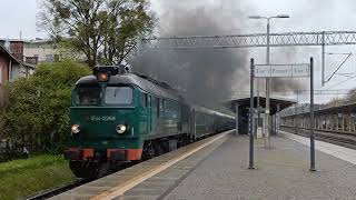 Mega mazut ST441228 PKP Cargo z pociągiem turystycznym Komandorquot rel Gdynia Główna  Tczew [upl. by Revorg]