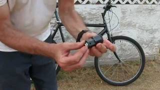 How To Remove A Frozen Stiff Bottom Bracket Cartridge [upl. by Donn]