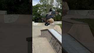 Chill day skating with Leeky Benz shorts rollerblading [upl. by Ardnoyek]