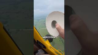 Pilot Strąca Papier Toaletowy w Powietrzu ✈️🧻 harryr484772 [upl. by Eerrehs]