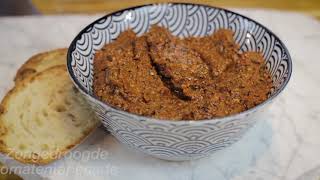 Super easy Zongedroogde tomaten tapenade [upl. by Aissila315]