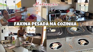 FAXINA PESADA NA COZINHA E SALA  muita gordura e sujeira 😱 [upl. by Puritan]