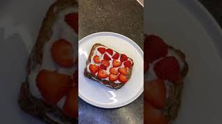 High Protein French Toast  Filling Delicious amp Easy to Make [upl. by Anabelle]