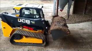 JCB 260T Skid Steer Loading Litter [upl. by Yttel633]