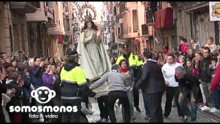 Caída de la Virgen en la Procesión dels Xiulitets 2014 [upl. by Ellenod478]