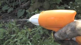 How to Use Roundup Gel Dispenser  Videos  Roundup Weedkiller [upl. by Atled]