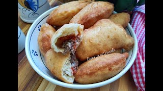 PANZEROTTI PUGLIESI IMPASTO CON ACQUA FRIZZANTE  Ricetta della puglia [upl. by Yrekcaz]