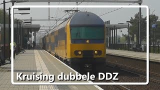 Kruising dubbele DDZ op Tilburg Reeshof [upl. by Khai468]