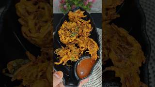 Crispy Pyaz pakoda recipe easy crispy Pyaz pakoda youtubeshortsviralvideo pakodaparfact pakoda [upl. by Reywas]