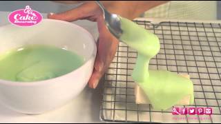 Pouring Fondant icing on a sponge finger [upl. by Strickman]