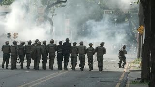 Protestos em Caracas Venezuela anuncia retirada de pessoal diplomático de 7 países  AFP [upl. by Warrick258]