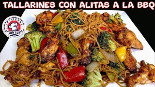 Fideos salteados con alitas de pollo estilo asiático [upl. by Eltsyrk830]