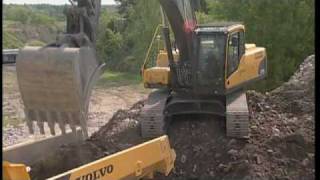 How to load a truck with a Volvo Crawler Excavator Part 6 of 15 [upl. by Werner301]