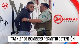 quotTacklequot de bombero permitió detención de motochorro  24 Horas TVN Chile [upl. by Onida]