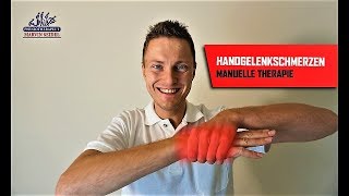 Handgelenkschmerzen behandeln  Manuelle Therapie Technik [upl. by Herminia]