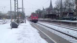 Zugeinfahrt RB 48 im Schnee im Hbf Solingen [upl. by Will]