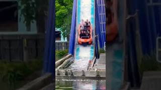 Stormforce 10 Drayton Manor themepark ride draytonmanor waterride shorts water splash resort [upl. by Emmeline]