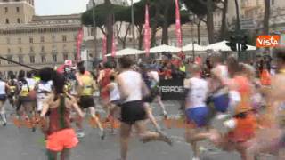 Maratona di Roma 2017 la partenza dei top runners [upl. by Obe]