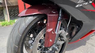 Motocomposites carbon fiber front fender Suzuki GSXR 750 4 [upl. by Nilrem]