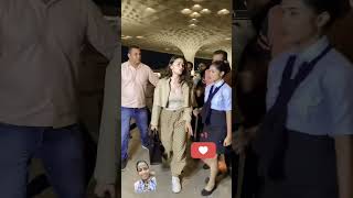 airport aliabhattfanclub love bollywood alia travel bollywoodcelebsspottedatairport [upl. by Brantley865]