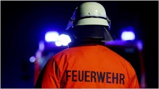 Brand in Neusäß Lagerhalle für Druckfarben fängt Feuer [upl. by Michaella955]