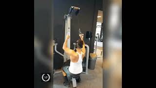 Unilaterale Pulldown met Neutral Grip gymtips personaltrainer latsworkout [upl. by Mayhs964]