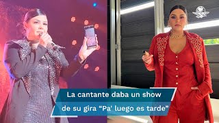 Lanzan un celular a Yuridia en pleno escenario así reaccionó la cantante [upl. by Rehpetsirhc209]