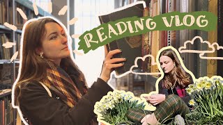 a good ol comfy reading vlog come book shopping amp enjoy the sunshine ⛅ [upl. by Carlstrom]