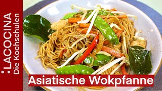 Asiatische Wokpfanne mit Hähnchen  leckeres amp einfaches Rezept  La Cocina [upl. by Marbut357]