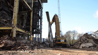 Cat 5110B demolition excavator with triple boom and Zato XSW 120R scrap shear [upl. by Hteboj520]