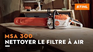 Tronçonneuse à batterie MSA 300 STIHL I Nettoyage du filtre à air [upl. by Aihsilat]