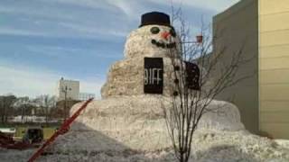 Giant Snowman of Beloit  BIFF 2011 how to build the largest snowman [upl. by Dworman]