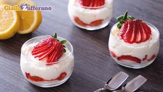 TIRAMISÙ SENZA UOVA ALLE FRAGOLE  Ricetta in 1 minuto [upl. by Claiborne]