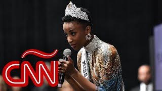 Zozibini Tunzi Miss Universo 2019 sobre el racismo que enfrentó en su país [upl. by Sices]