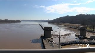 Ohio River floodgates are up so why is there still flooding [upl. by Enowtna]