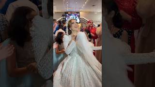 شوف العروسه بتعمل اي🙈❤️🔥shortvideo weddingdress dancevideo explorepage foryou [upl. by Yorick607]